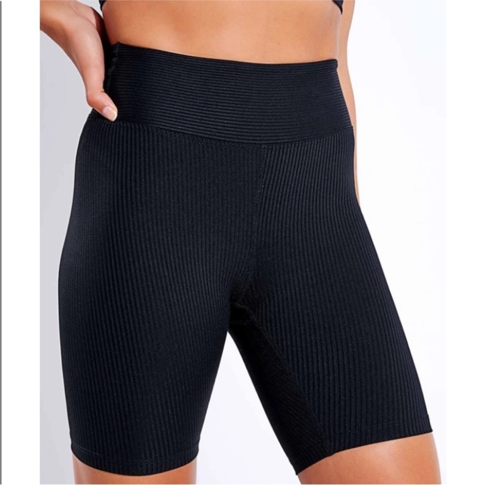 Year of Ours Black Ribbed Biker Shorts Size Large